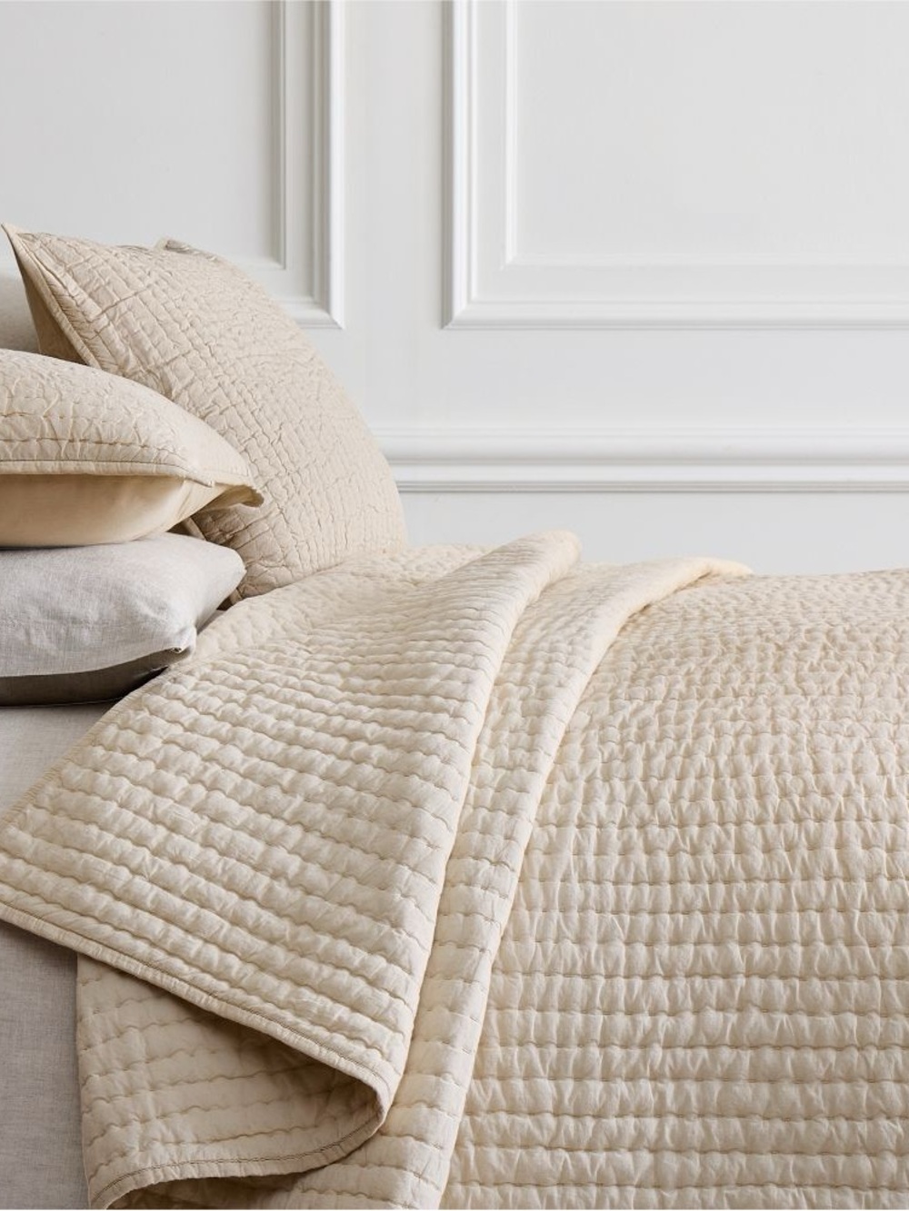 West Elm Airy Cotton Voile Solid Quilt in Sand King/Cal. King NWT